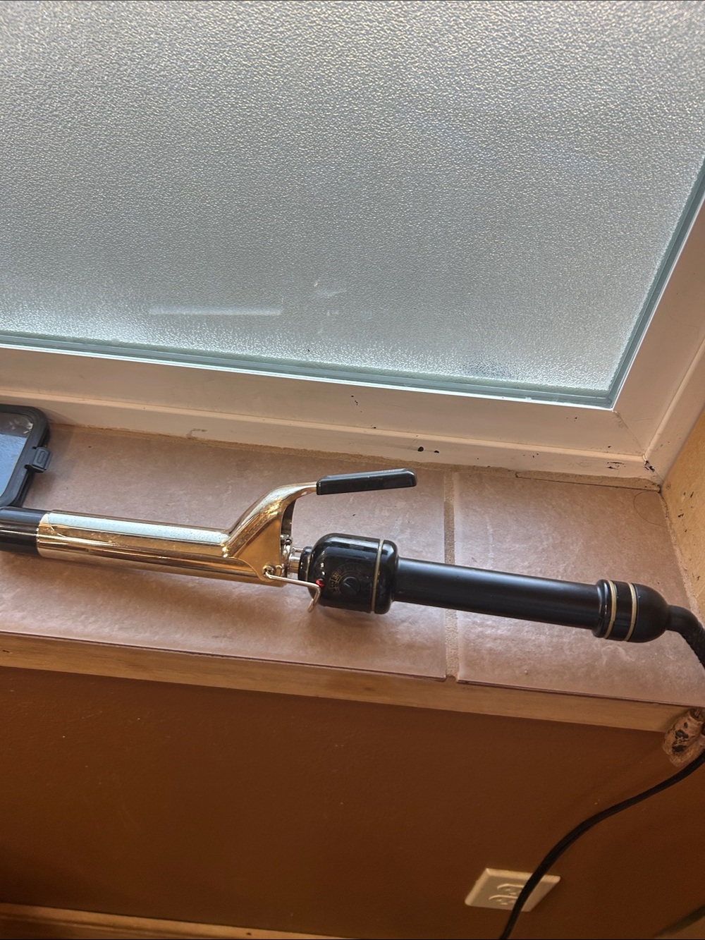Gold and Black Professional Curling Iron - Sleek Styling Iron